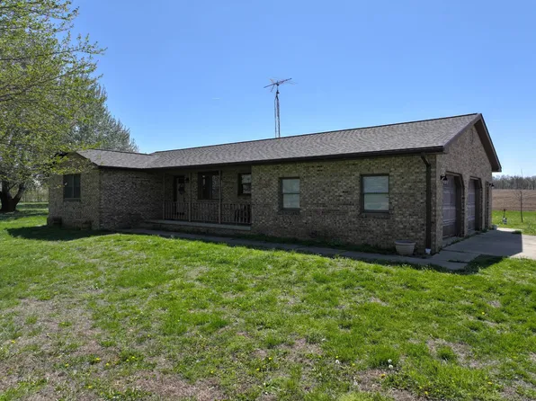 8907 N 1400th Blvd, Mount Carmel, IL 62863