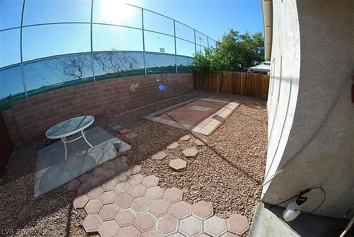 504 Grimsby Ave — Photo 15