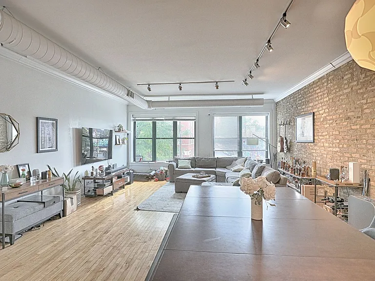 1121-23 N Ashland Ave #1123-2F — Photo 3