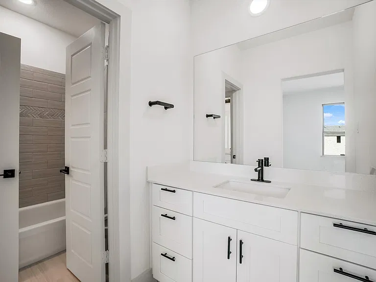 17136 Texas Pistache Dr — Photo 31
