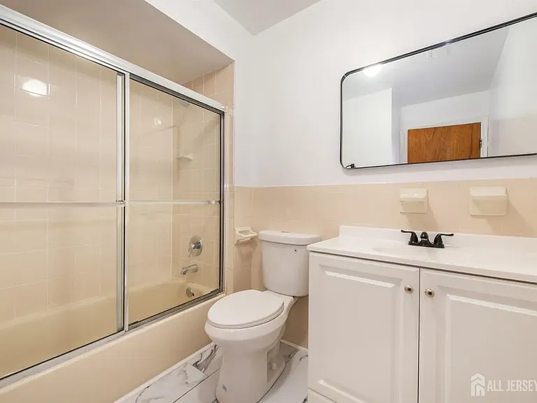 1614 Edison Glen Ter — Photo 16