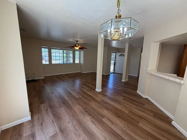 8801 Mohamed Cir — Photo 6