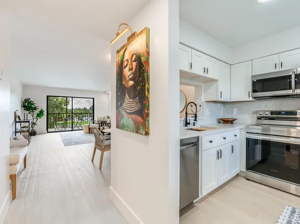 7290 Ashford Place #303, Delray Beach, FL 33446