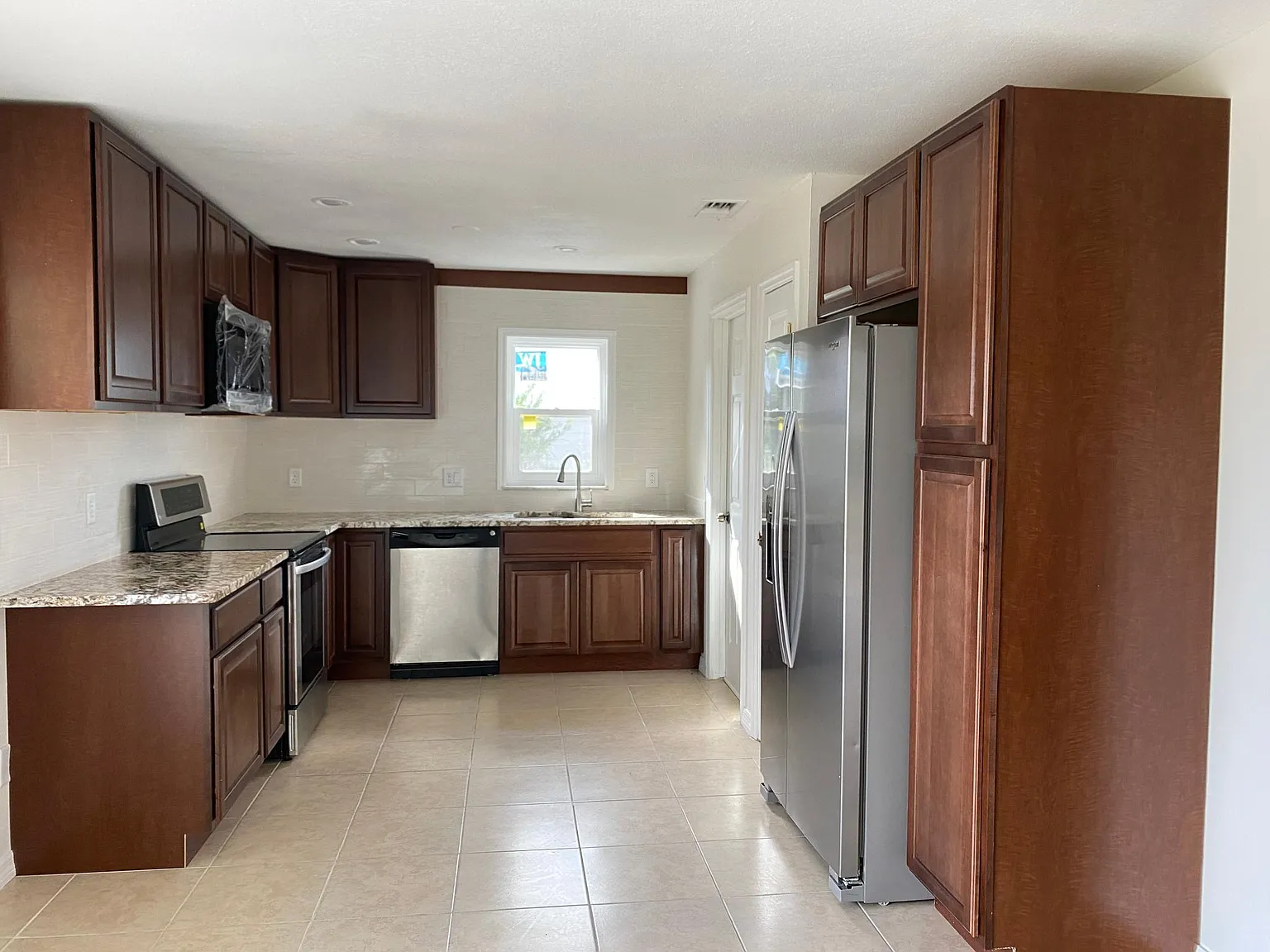 5701 Clearview Dr — Photo 2