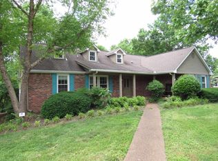 926 Lakeshore Dr, Gallatin, TN 37066