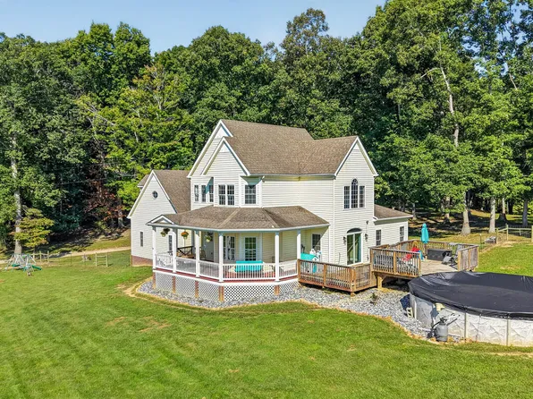 128 Timberland Dr, Wytheville, VA 24382