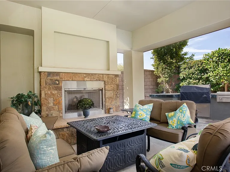 4731 Oceanridge Dr — Photo 29