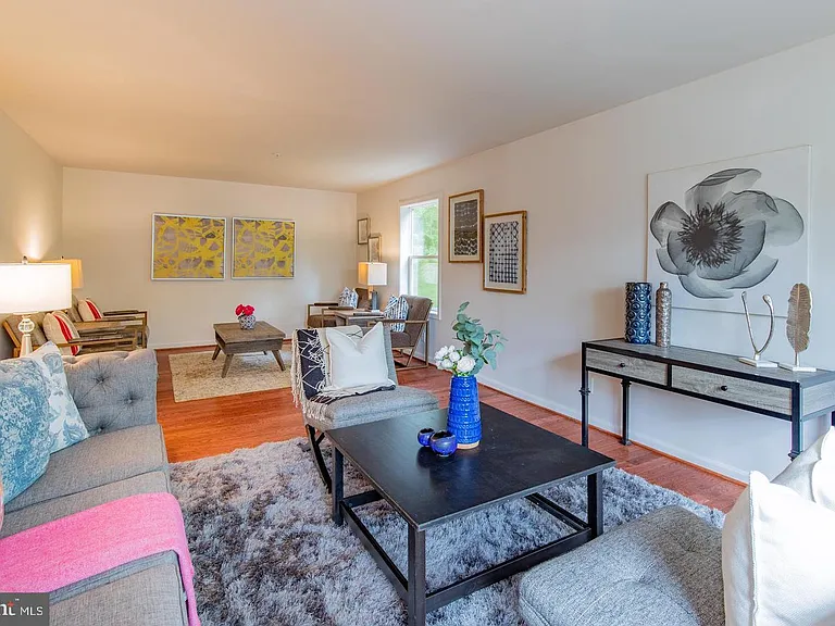 2024 Evansdale Dr — Photo 6