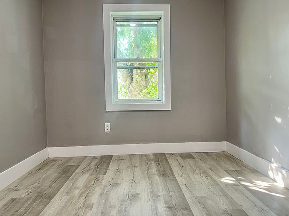3rd image of 400 Baldwin Ave #2E