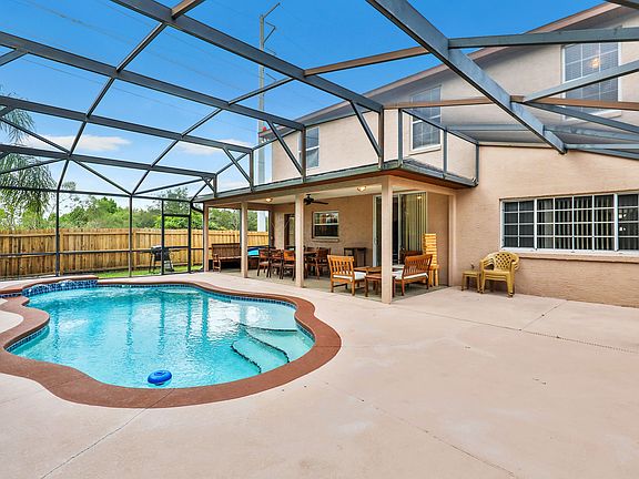 3rd image of 561 Quail Woods Ct