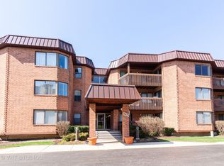 6425 Clarendon Hills Rd APT 109, Willowbrook, IL