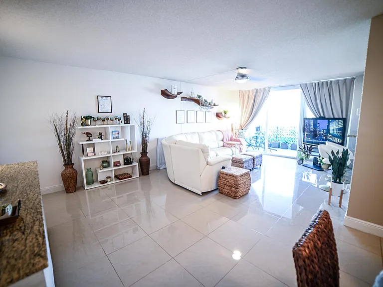 2701 N Ocean Blvd #2F — Photo 3