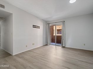 1810 E Blacklidge Dr APT 610, Tucson, AZ 85719