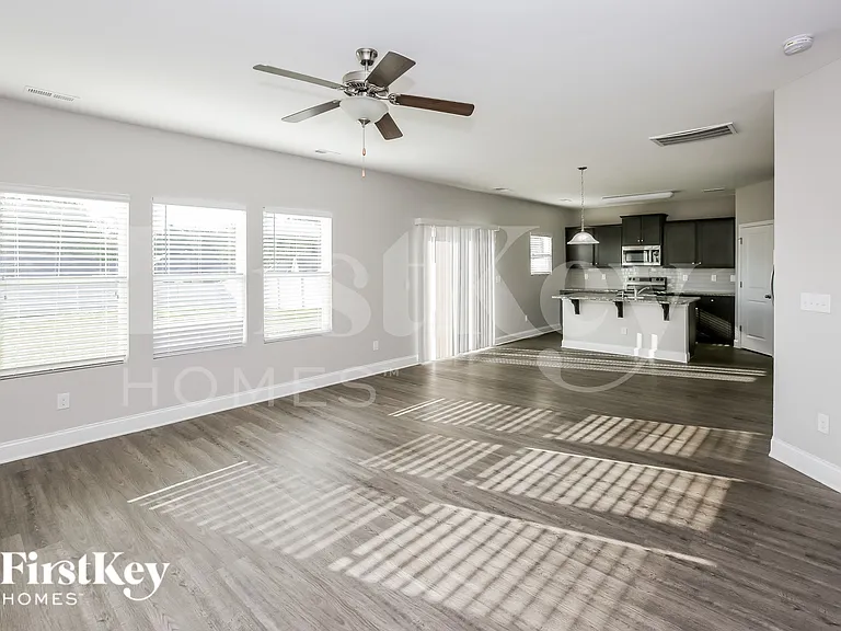9225 Evans Creek Ct — Photo 5