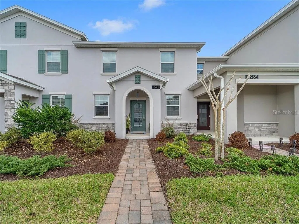 3 bed, 2.5 bath, 1636 sqft, $2,900 — Photo 1