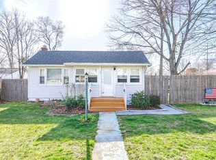 154 Woodycrest Dr, Farmingville, NY 11738