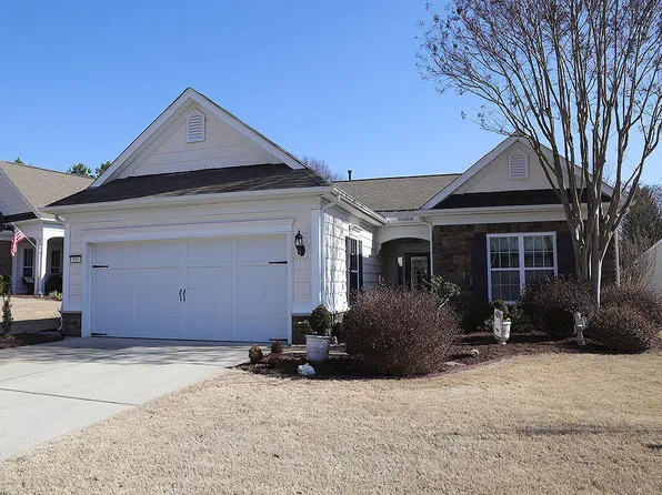 512 Clarenbridge Dr, Cary, NC 27519