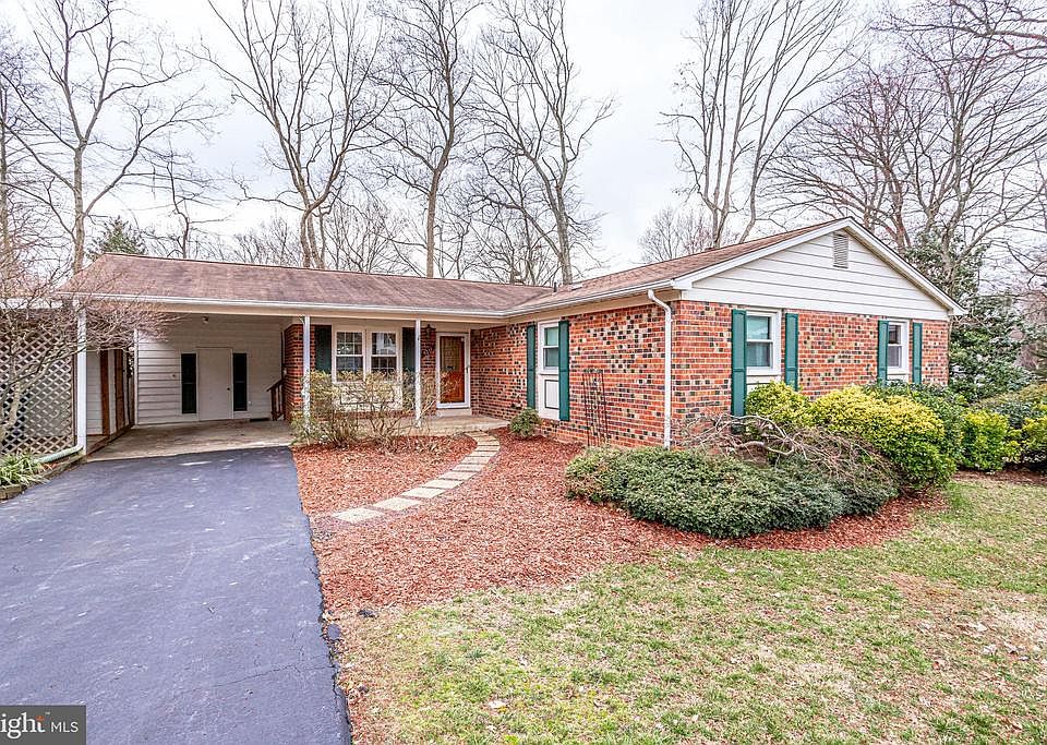 Beautiful home on a double cul-de-sac