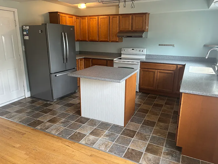 7814 SE Center St — Photo 5