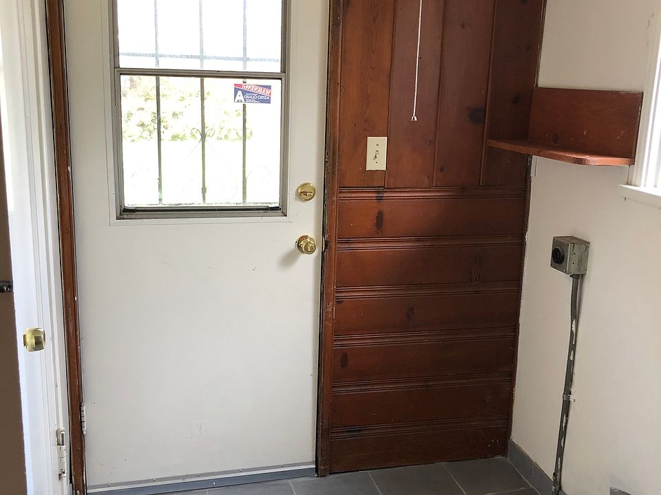 1st image of 377 W Montana St