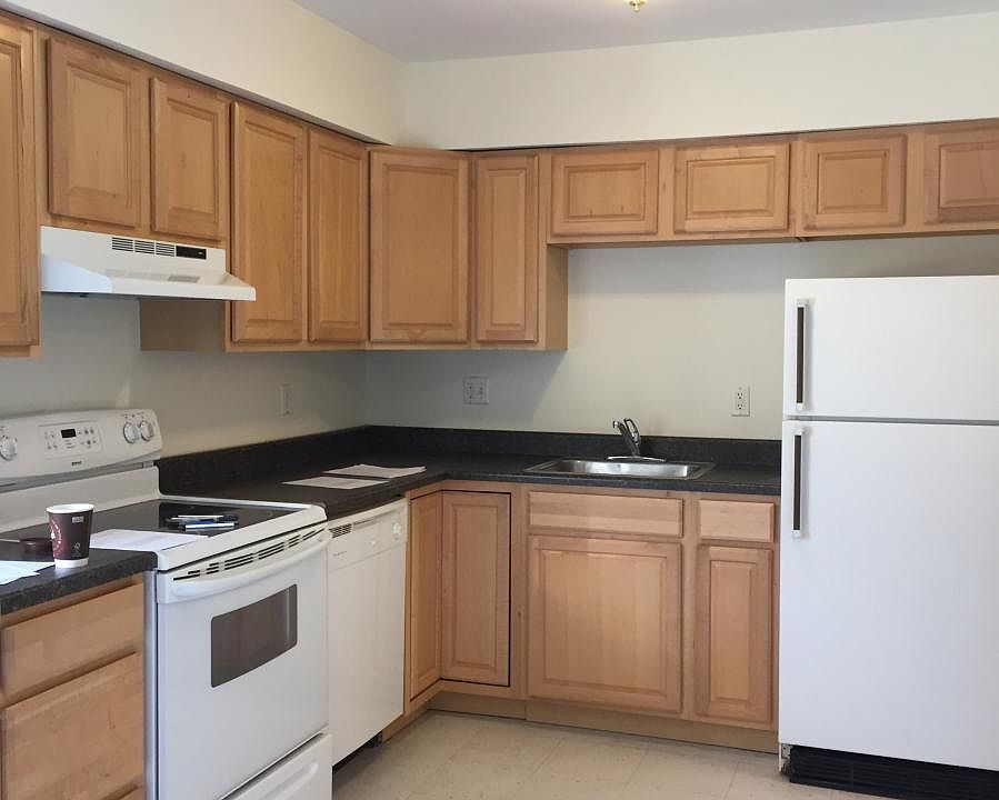1st image of 215 Pepper Tree Ln #215