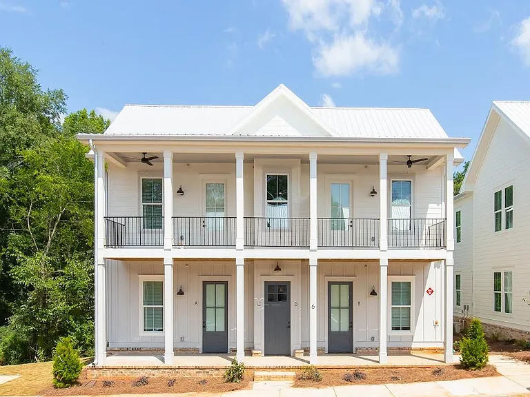 One Athens - 610 Barnett Shoals Rd — Photo 2