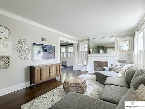 3rd image of 5514 Harney St
