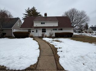 29 Blossom Ln FLOOR 1, Levittown, NY 11756