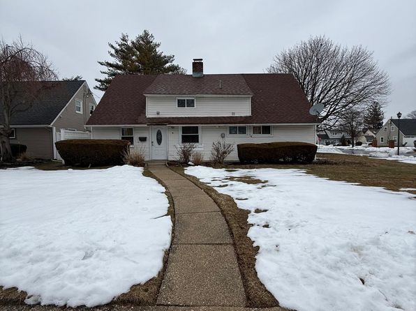 29 Blossom Ln Floor 1