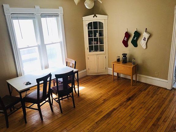 4th image of 3010 Tyler St NE #1