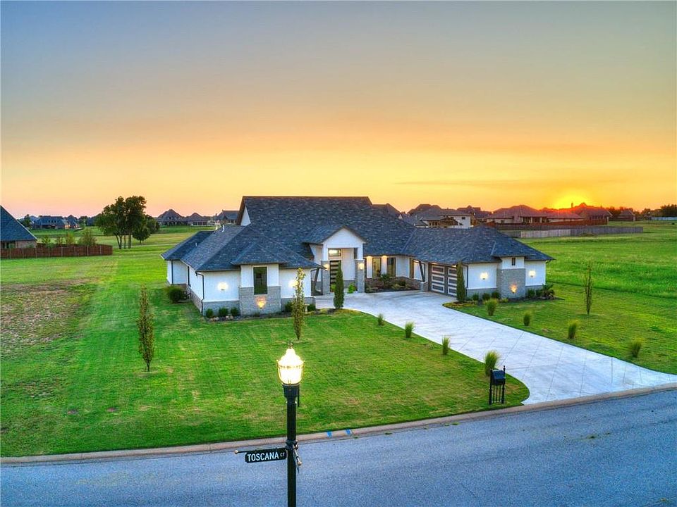 1st image of 21981 Toscana Ct