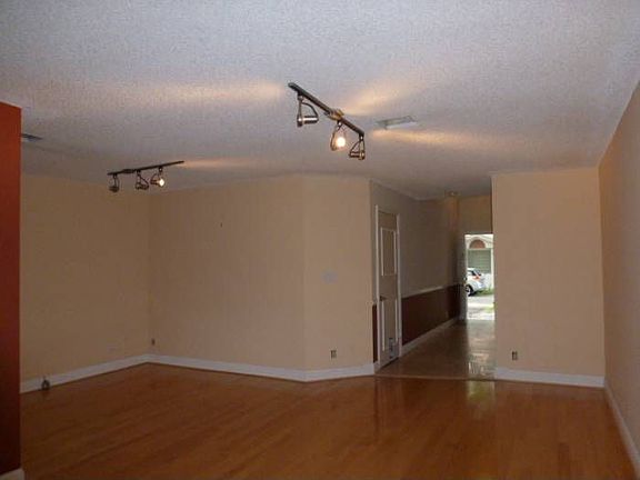 3rd image of 2036 Discovery Cir E