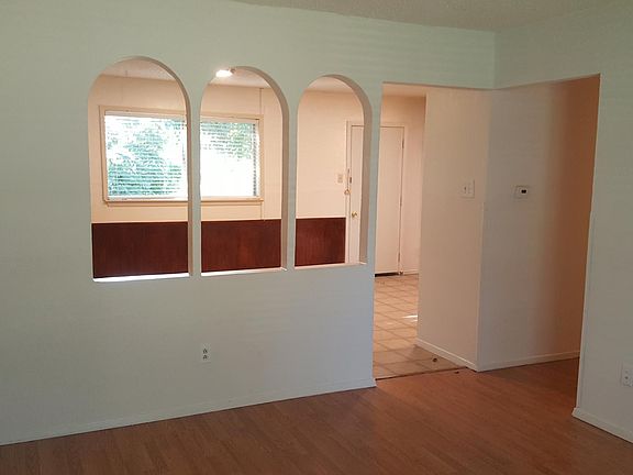 4th image of 637 Waikiki Dr