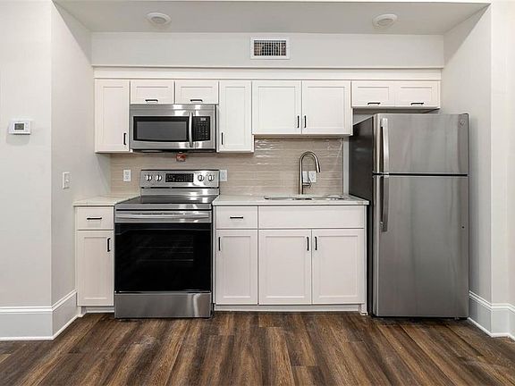 5th image of 519 Norwich St #305
