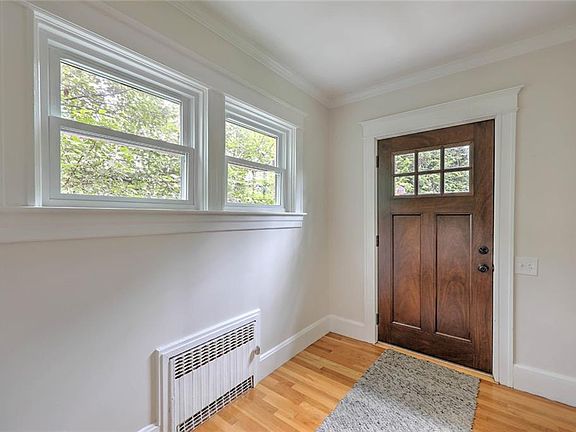 4th image of 15 Woodbury St