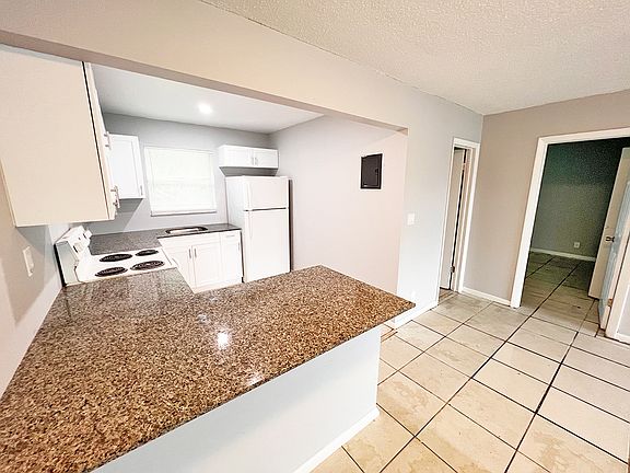 4th image of 1440 NW 22nd St #9