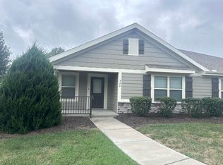 522 SE Maple Dr, Blue Springs, MO 64014
