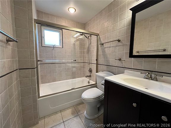 3rd image of 211 Ellington St