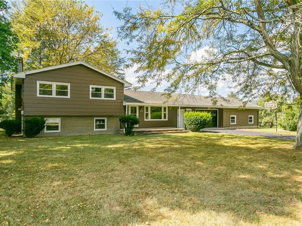 8166 S Main St, Springwater, NY 14560