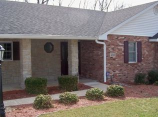 5215 Sharon Dr, Jefferson City, MO 65109
