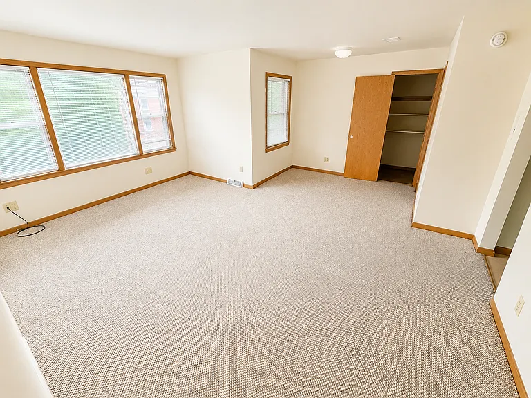 2545 Kenilworth Rd #10 — Photo 8