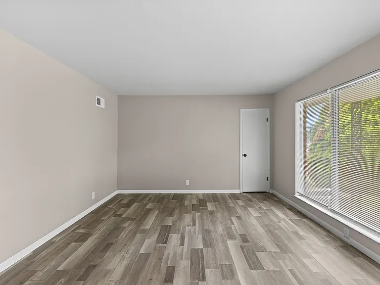 901 Cadora Dr — Photo 14