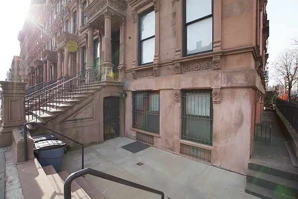 Rented by Landmark Manhattan Realty Corp | media 44