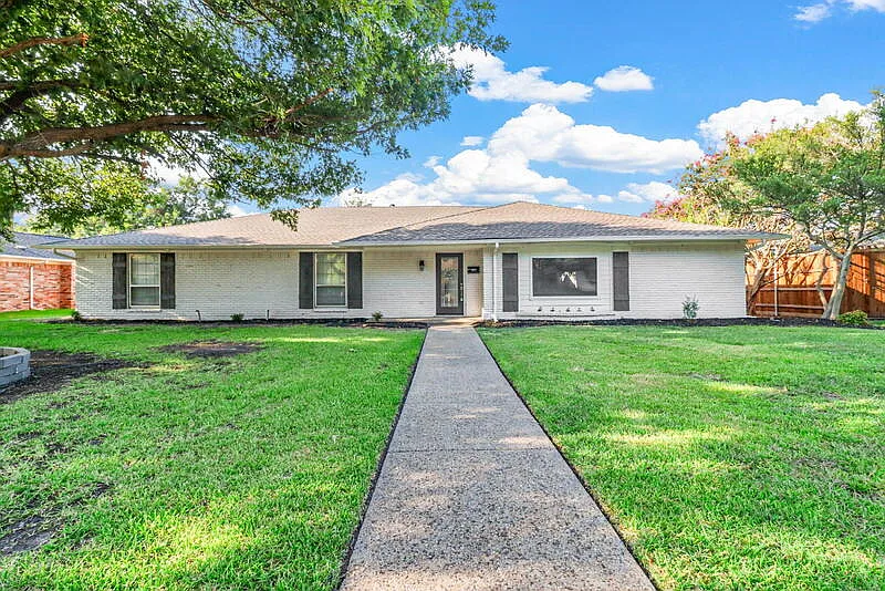 4 bed, 2.5 bath, 2793 sqft, $4,125 — Photo 1