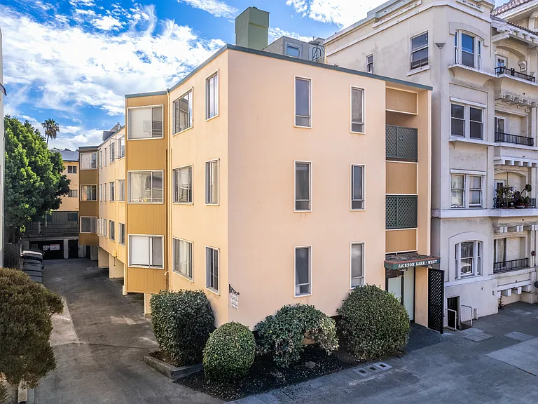 Jackson Lake Apartments — Photo 23