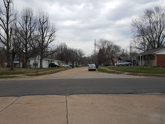 4th image of 2325 Orleans Ln