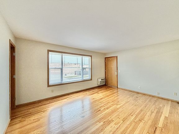 2nd image of 1426 N Randall Ave