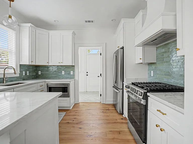 1534 E 53rd St #A — Photo 11