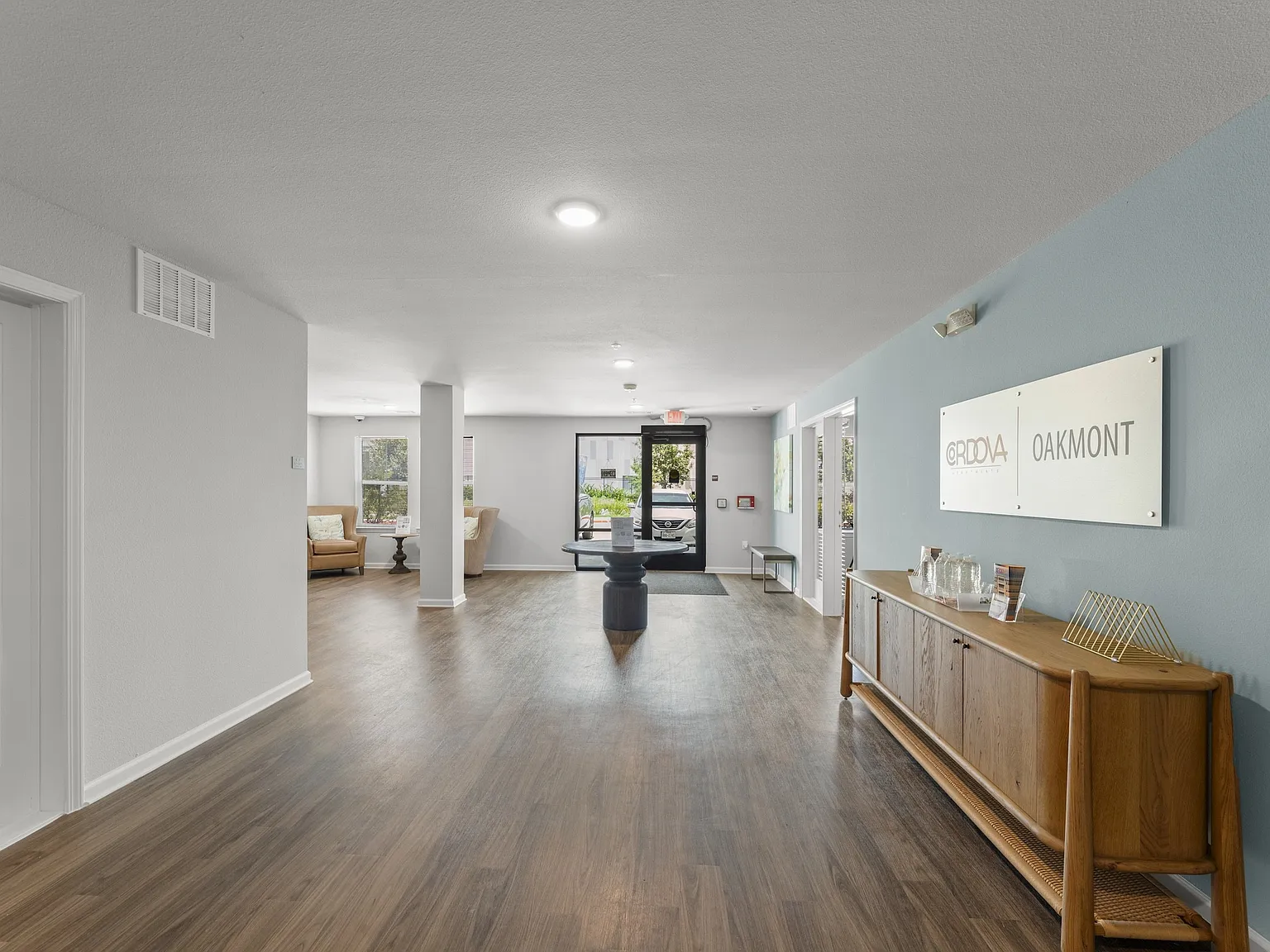 Cordova Apartments — Photo 2