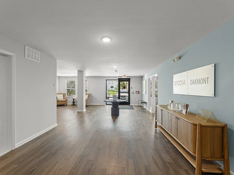 Cordova Apartments — Photo 2